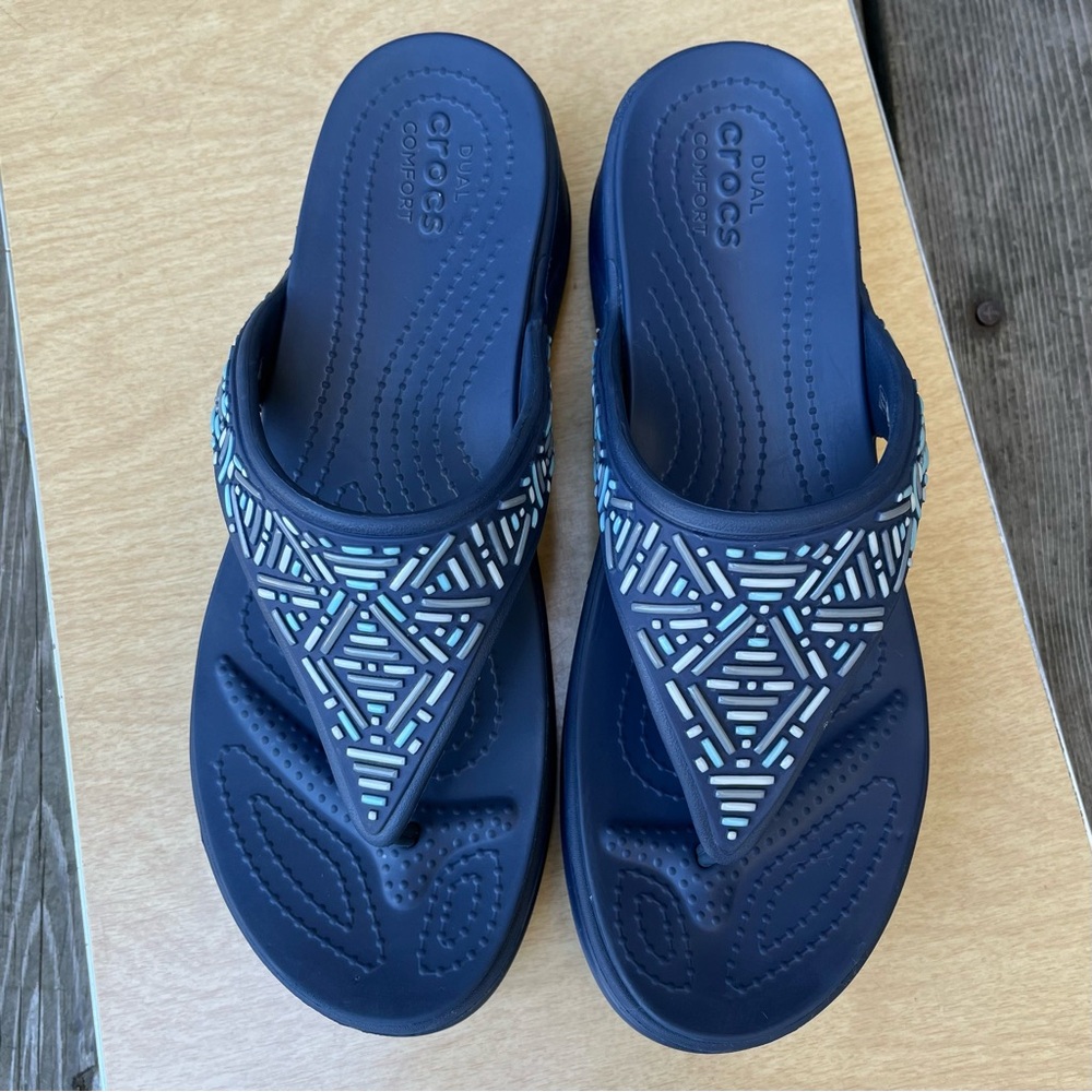 CROCS Wm’s Monterey Embellished Wedge Flip Sandal In Blue Sz 11